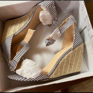 CHASE + CHLOSE - ANKLE STRAP ESPADRILLE WEDGE